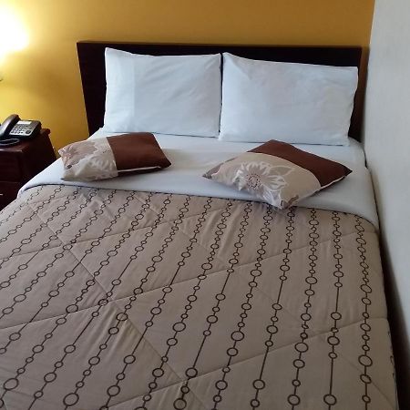 Hostal El Roble كويتو المظهر الخارجي الصورة