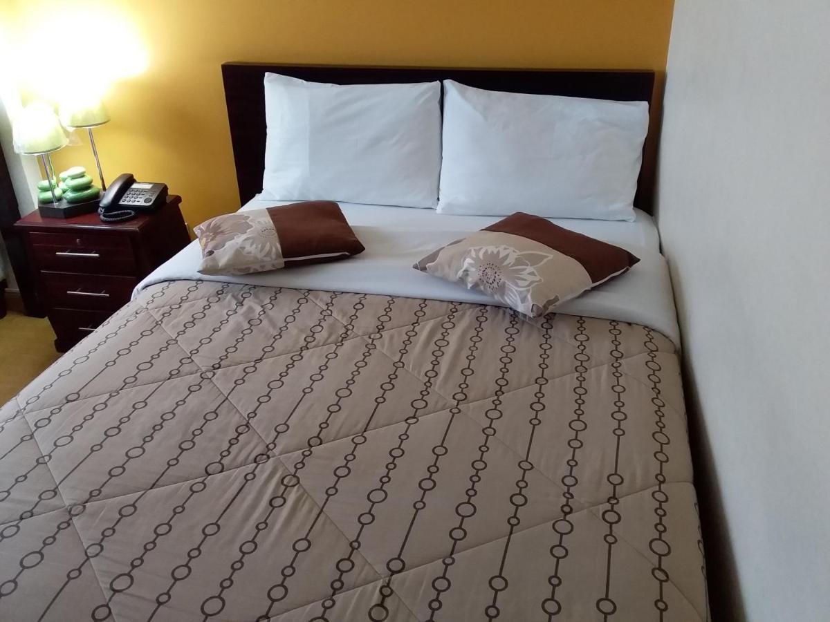 Hostal El Roble كويتو المظهر الخارجي الصورة