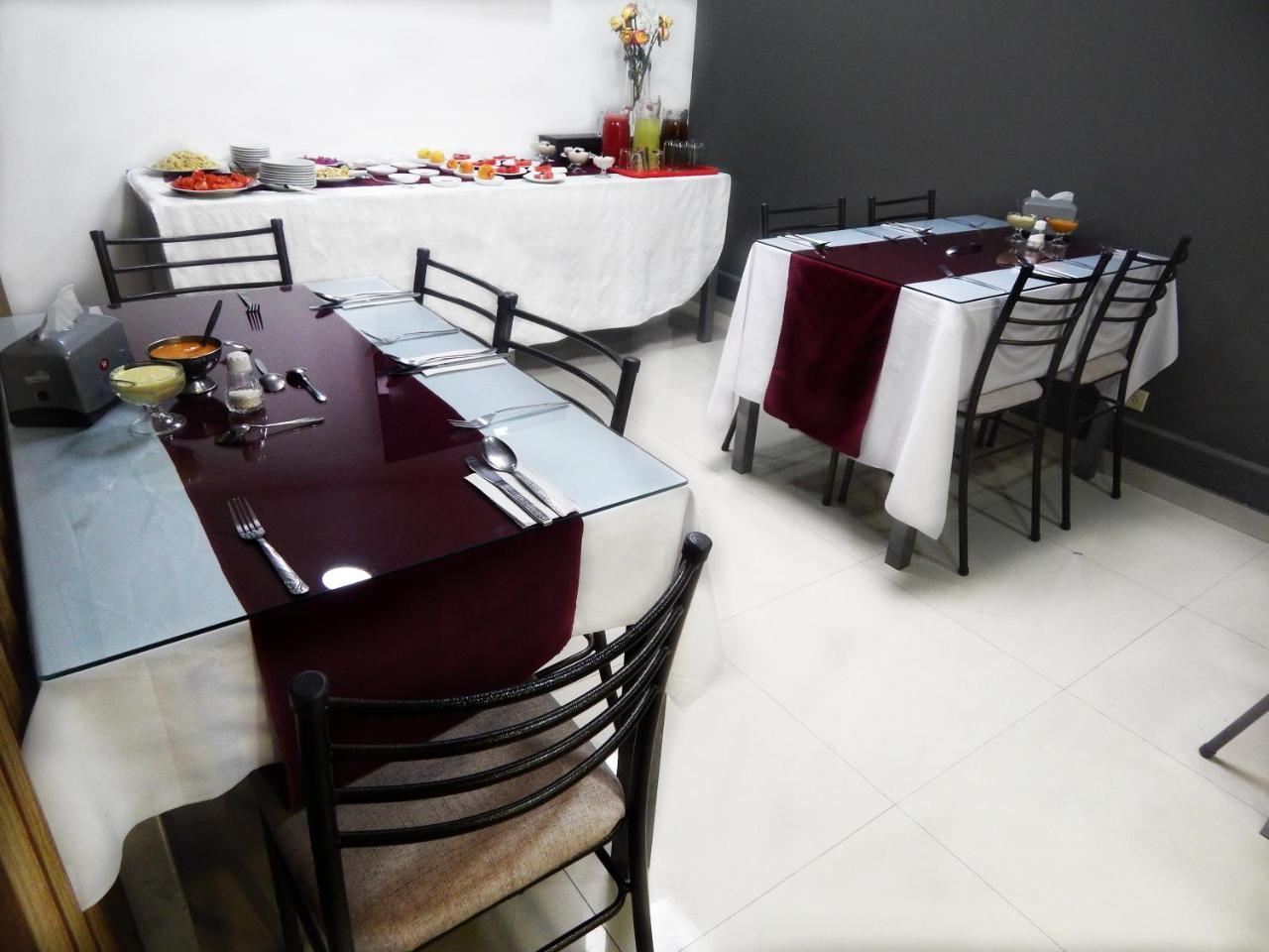 Hostal El Roble كويتو المظهر الخارجي الصورة