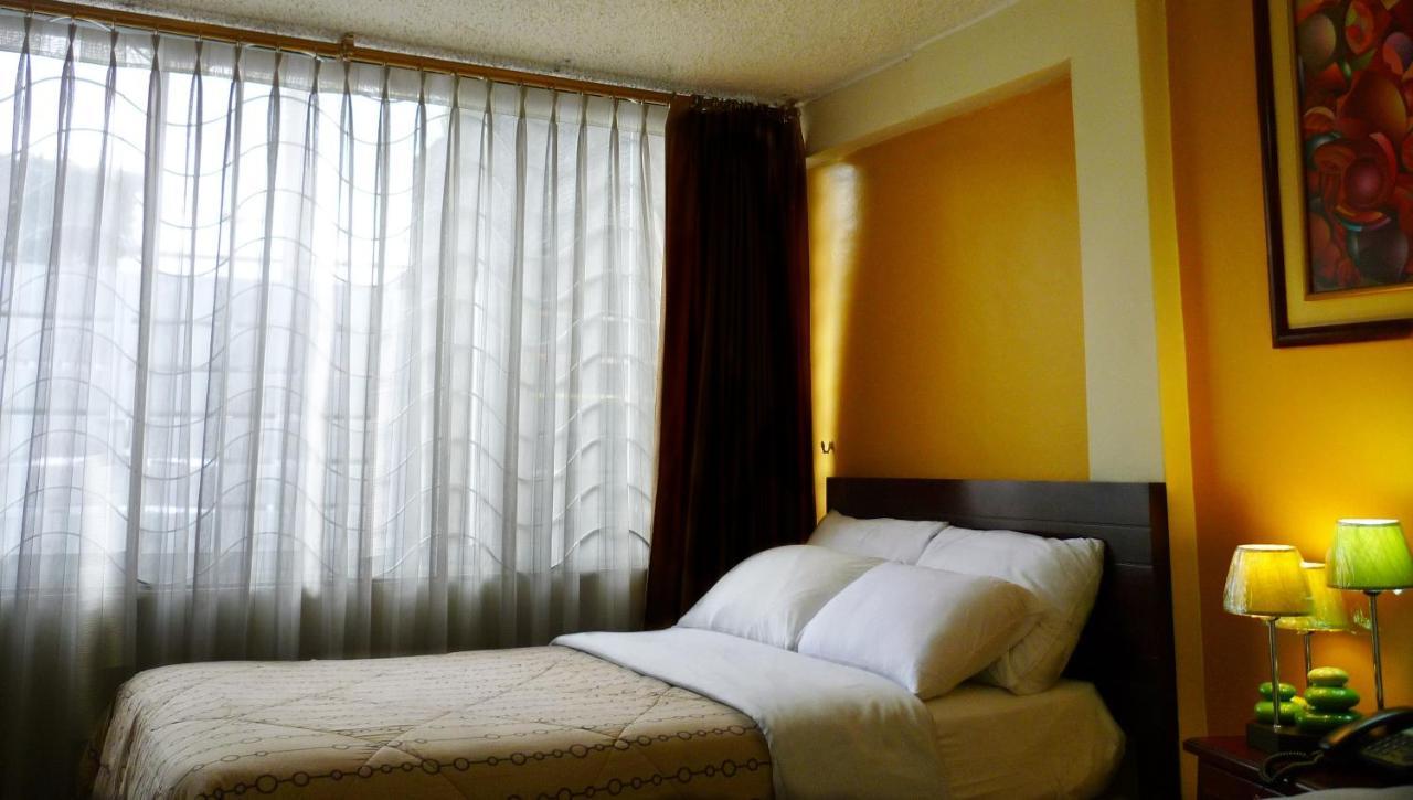 Hostal El Roble كويتو المظهر الخارجي الصورة